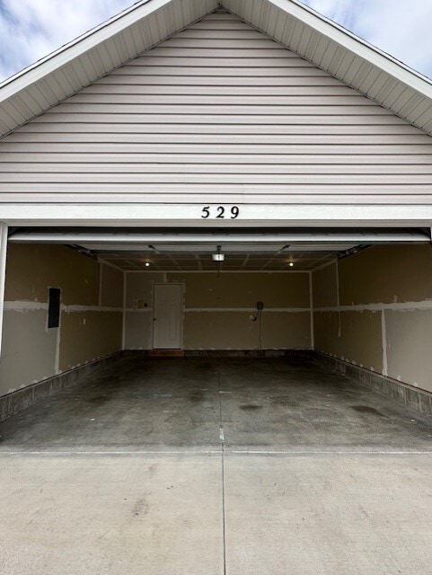 Building Photo - HC529