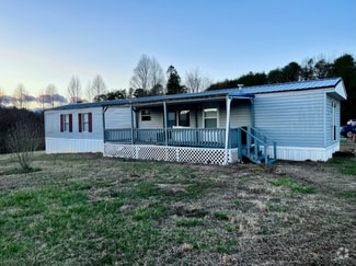 Building Photo - 113 Lynn Dr