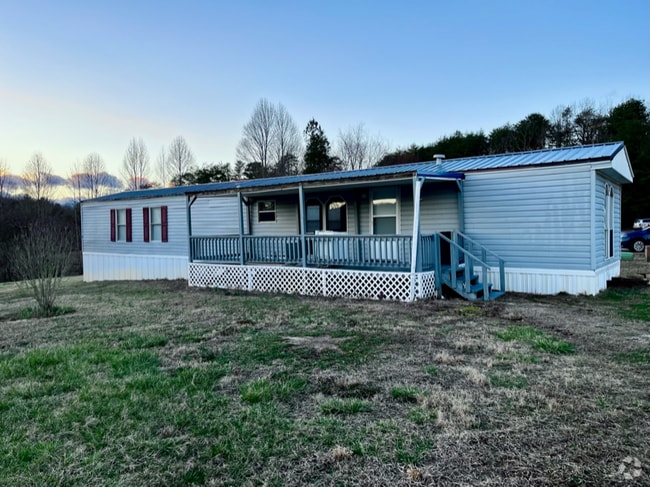 Building Photo - 113 Lynn Dr