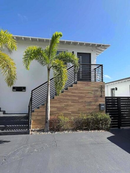 Building Photo - 3814 S Olive Ave