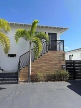 Building Photo - 3814 S Olive Ave