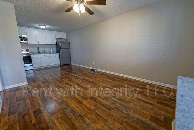 Foto del edificio - 403 Hayden Rd
