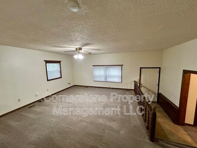 Building Photo - 627 Ash St