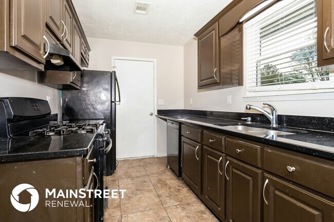 Foto del edificio - 271 River Chase Dr