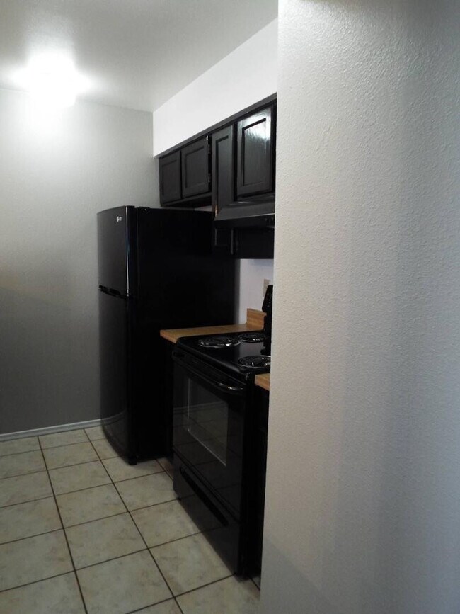 Foto del edificio - 1688 W Village Way