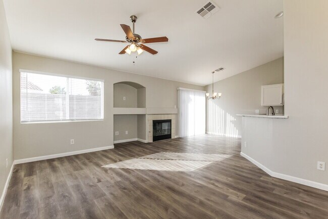 Foto del edificio - 615 King Revere Ct