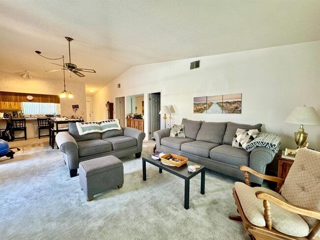 Foto del edificio - 9960 Eagles Point Cir