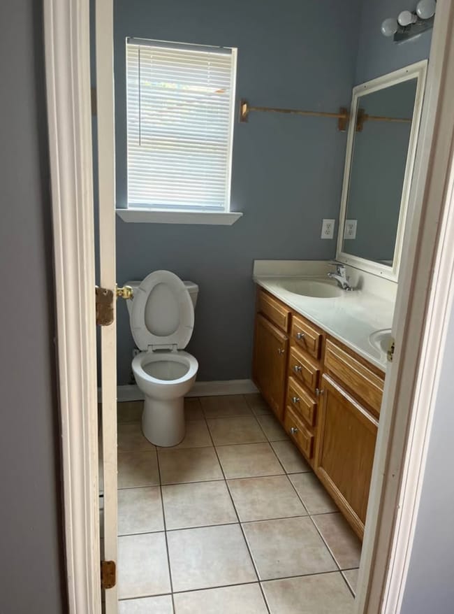 Building Photo - 1014 Hanover St