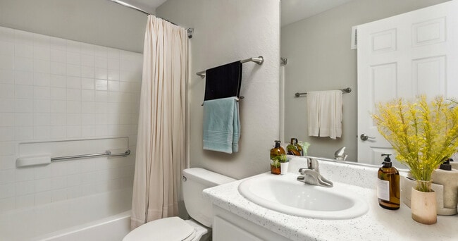 Interior Photo - Sedona at Lone Mountain Apartments