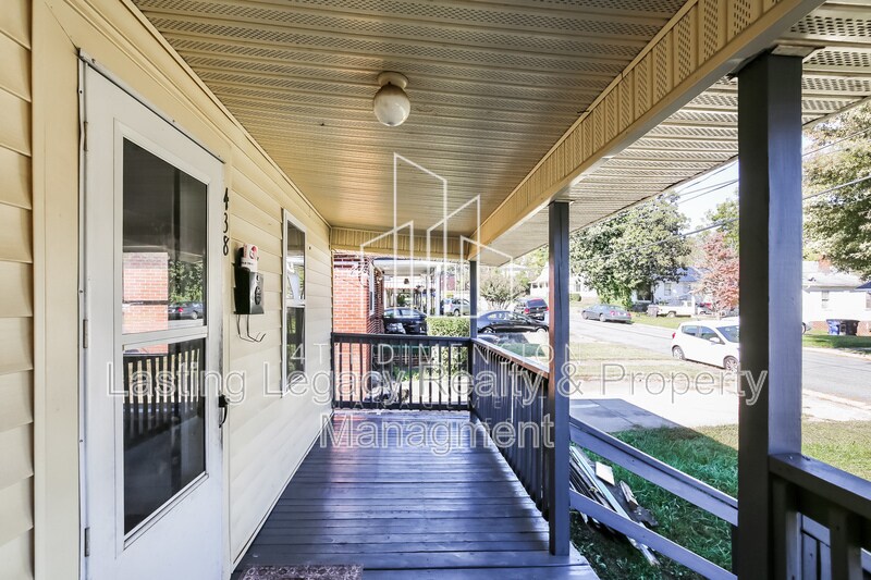 Foto principal - 438 24th St NW
