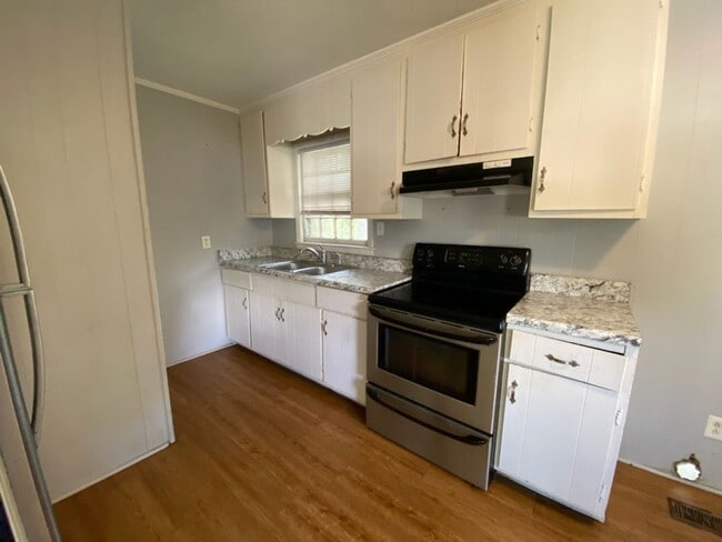 Building Photo - 4207 S Dowfield Dr