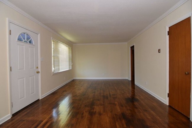 Building Photo - 1803 Lokey St