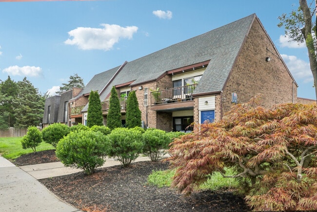 The Crossings at Neshaminy - The Crossings at Neshaminy Apartments