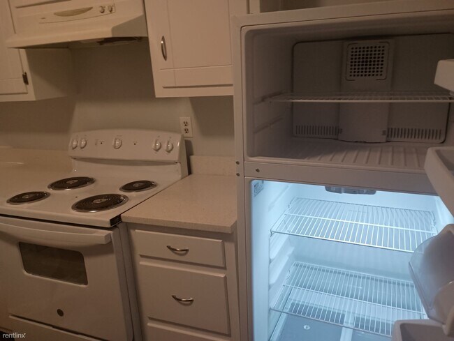 Building Photo - 2 br, 1 bath Duplex - 9255 Cedar Ridge Dri...