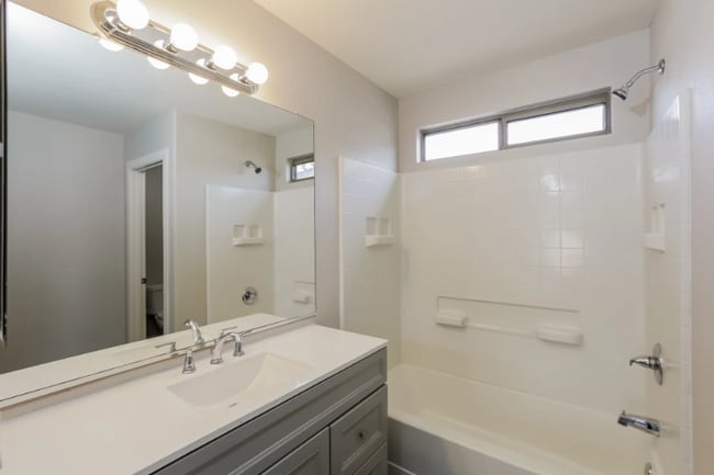 Foto del edificio - 2140 N 30th St