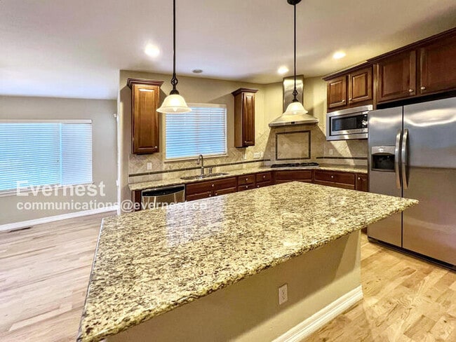 Building Photo - 26894 E Mineral Dr