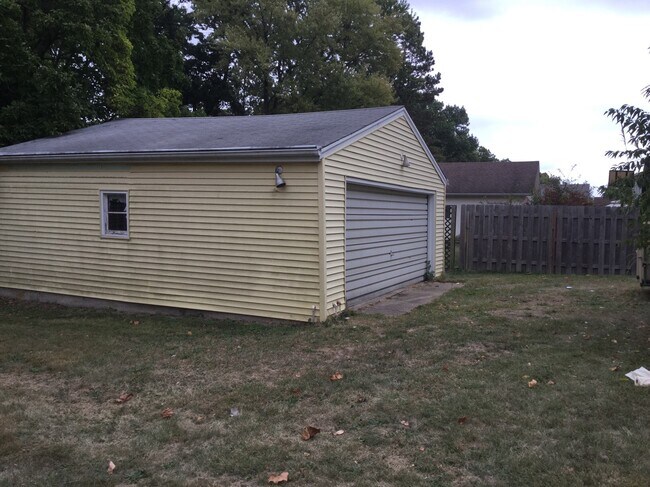 Building Photo - 4941 W Swords Cir