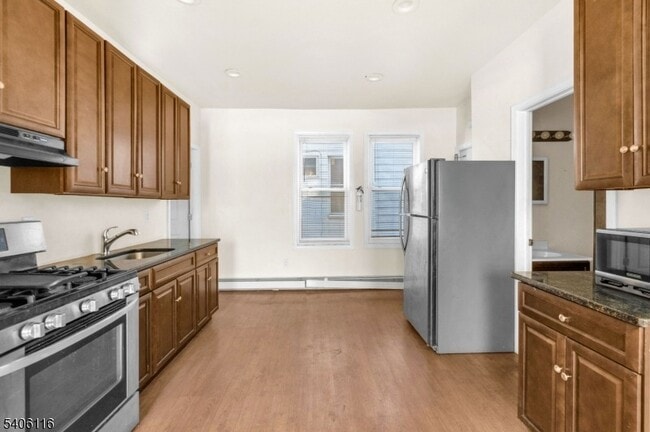 Building Photo - 3 May St