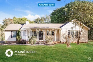 Building Photo - 4930 Cloverhill Dr