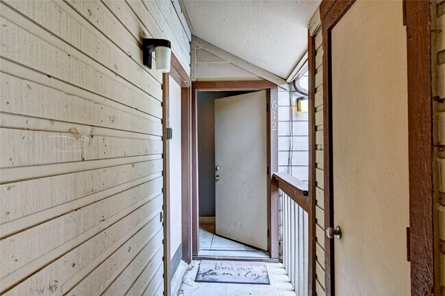 Foto del edificio - 12900 Walden Rd
