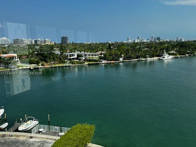 Foto del edificio - 9100 W Bay Harbor Dr