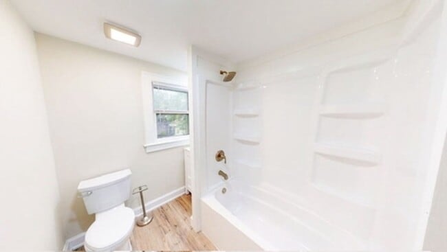 Foto del edificio - 2 Bedroom + Office and 1 Bathroom Clintonv...