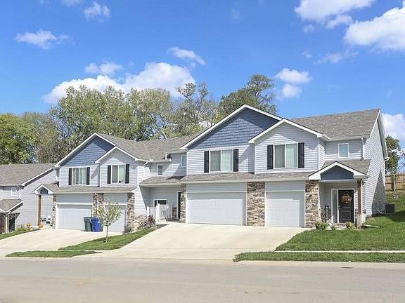 Building Photo - 3Bd/3.5Ba Townhome & 2-Car Garage!