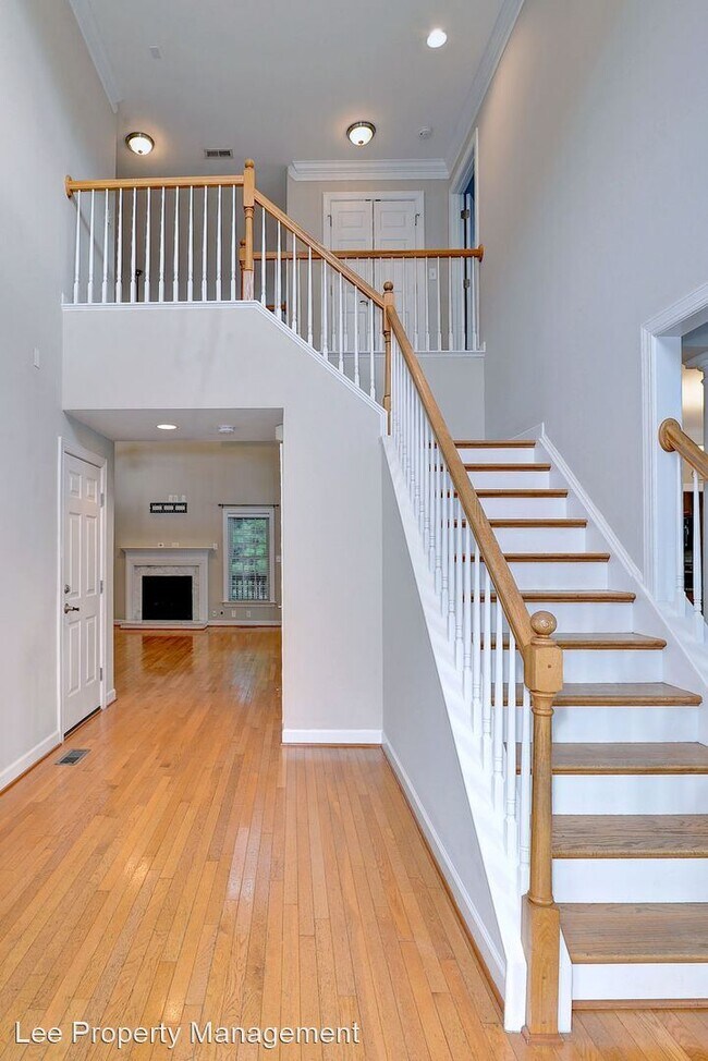 Foto del edificio - 5 br, 3 bath House - 206 Estons Run