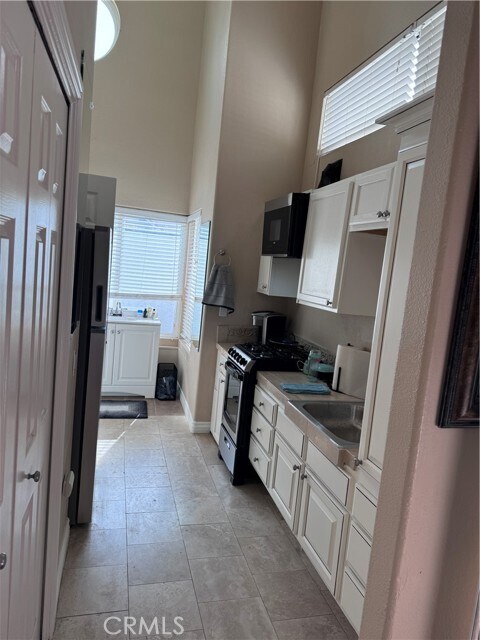 Foto del edificio - 28391 Sheridan Dr