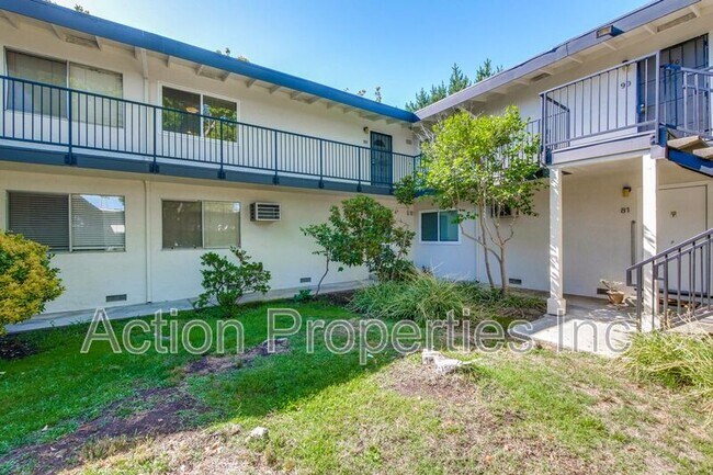 Building Photo - 14225 Lora Dr