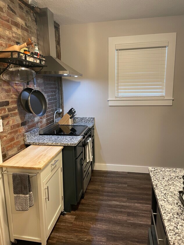 Kitchen - 65 Middle St