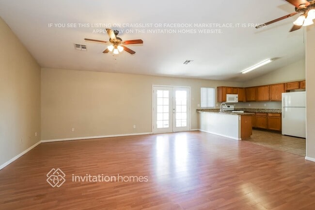 Foto del edificio - 9638 N 94th Ave