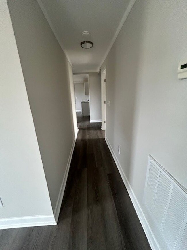 Foto del edificio - READY TO MOVE IN! 2 Beds 1 Baths!