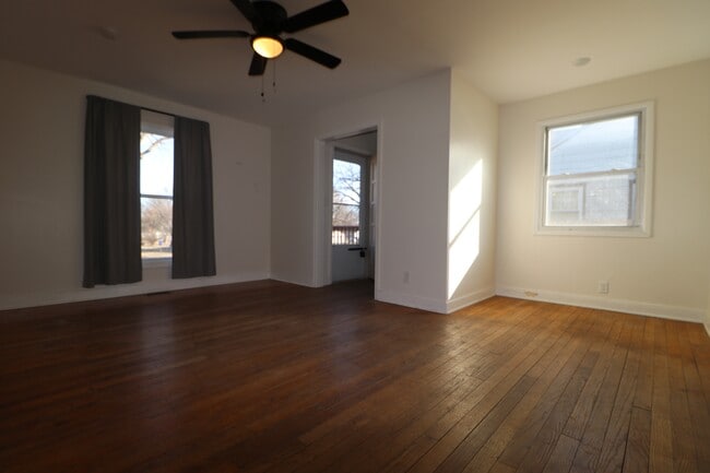 Building Photo - 511 W Pine St