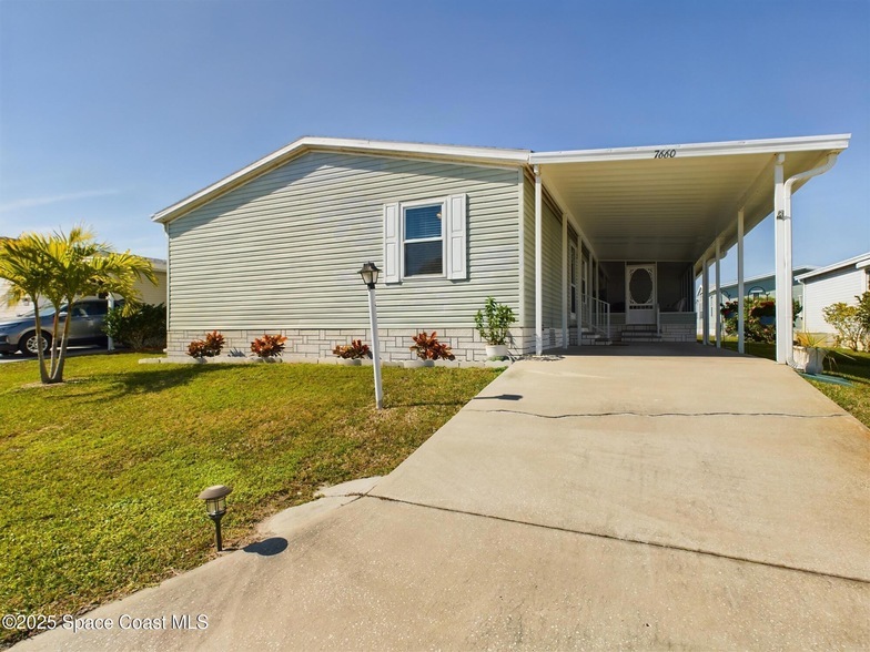 Primary Photo - 7660 Kyak Ct