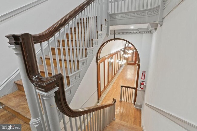 Building Photo - 812 Park Ave