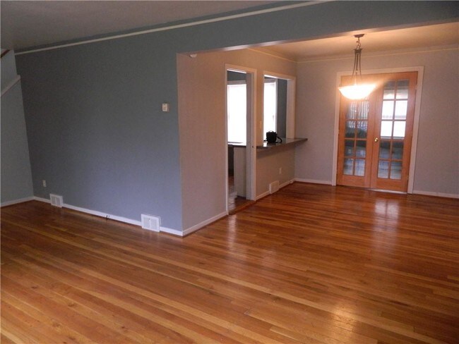 Foto del edificio - 8811 Farmbrook St