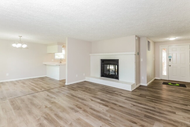 Building Photo - 8130 Clayburn Dr