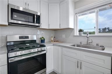Building Photo - 210 Avenida Calafia