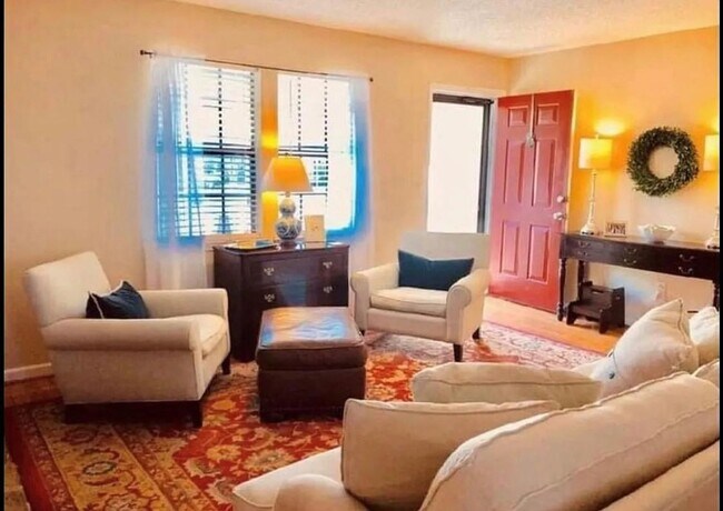 Foto del edificio - 3803 Crosby Dr
