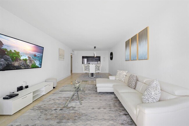 Foto del edificio - 19370 Collins Ave