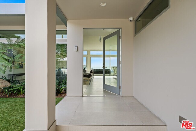 Foto del edificio - 2189 Summitridge Dr