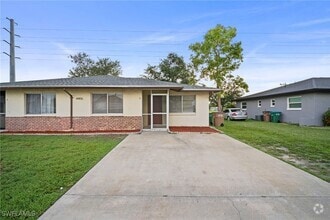 Building Photo - 4406 Santa Barbara Blvd