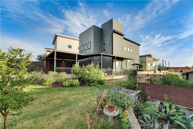 Foto del edificio - Incredible 3-Bedroom Home in the Agave Neighborhood of East Austin