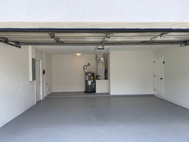 Building Photo - 567 Bar Dr