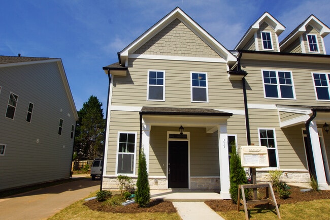 Building Photo - 313 Conrad Ln