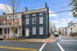 Building Photo - 97 N Main St