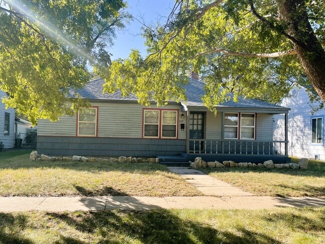 Building Photo - 207 S Mt Carmel St