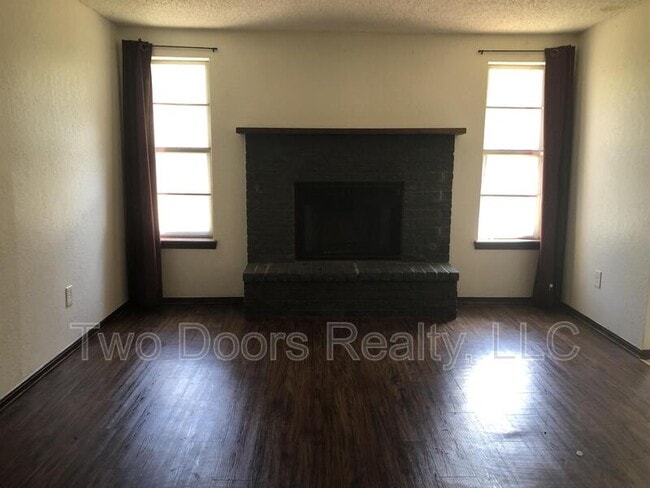 Building Photo - 4220 SE 49th St