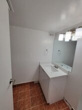 Building Photo - Landmark Towers